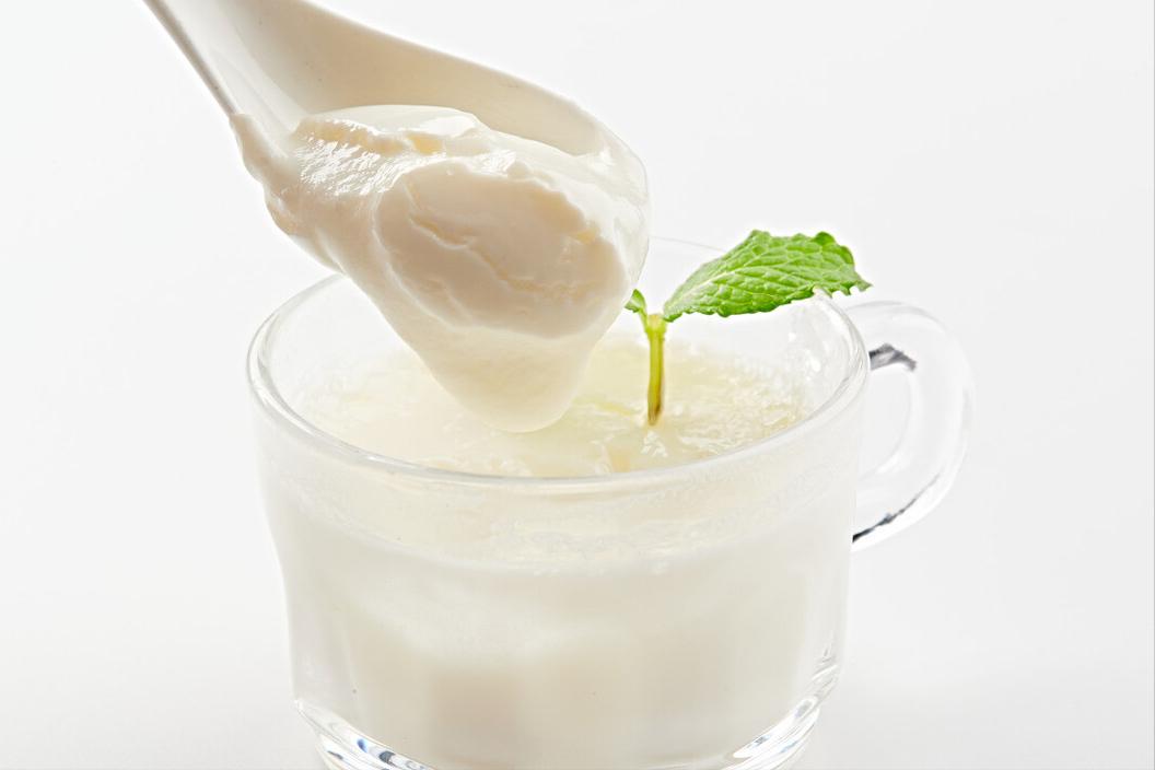 酸乳、发酵乳、复原乳、希腊酸奶、风味酸奶，哪种酸奶更值得买？