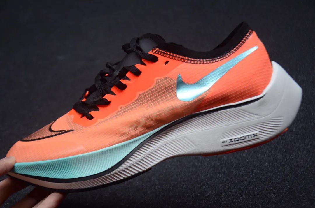 nikezoomx最好的跑鞋,还在为鞋子多不好放而烦恼吗