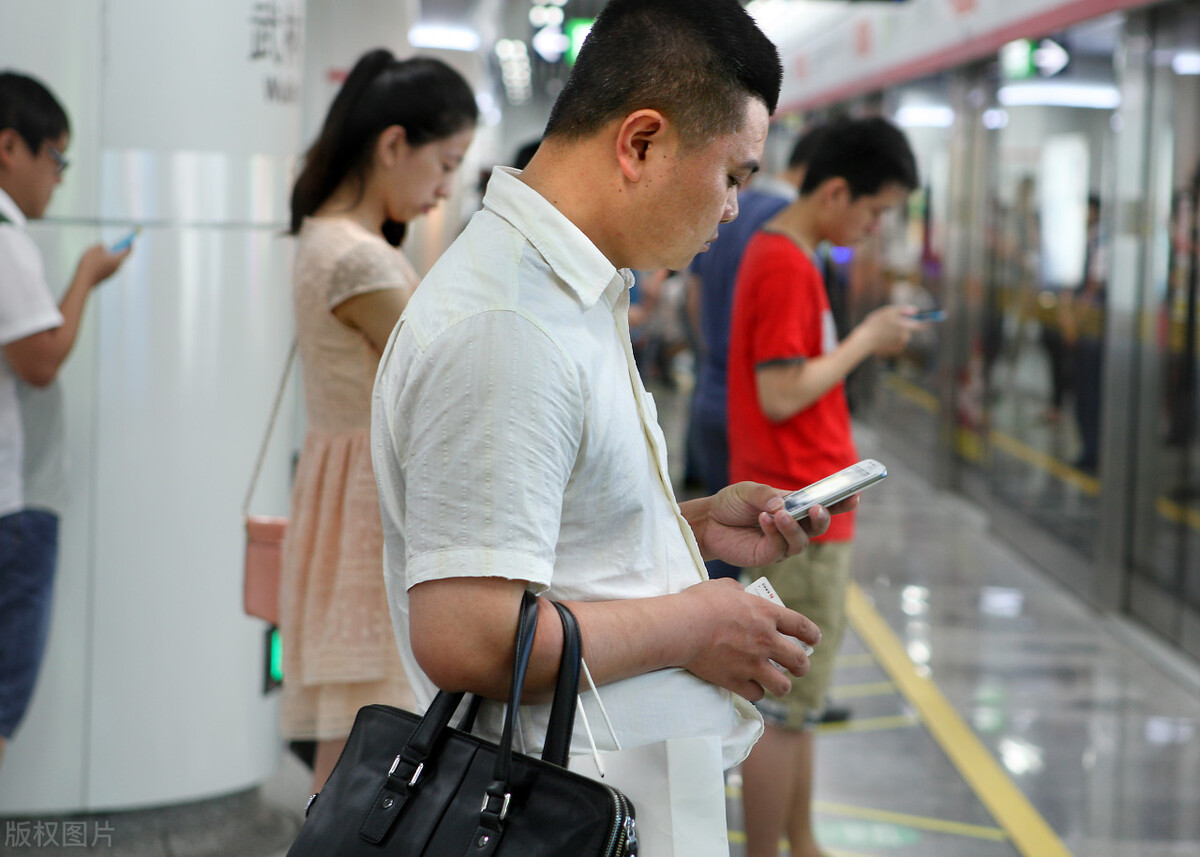 骨科医生教你一招放松颈椎,颈椎不舒服专家教几个缓解的动作