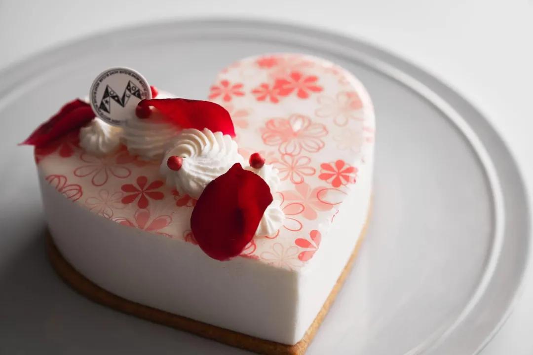 简单款式的母亲节蛋糕图片,六种不同口味母亲节蛋糕