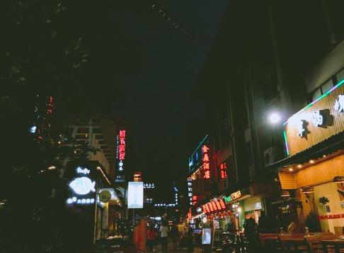 新手滴滴司机一个月多少钱,新手滴滴司机第一个月能挣多少钱