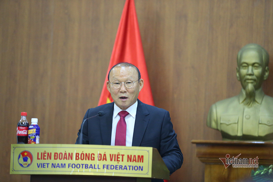 越南足球教父年薪被曝光 (越南教父)