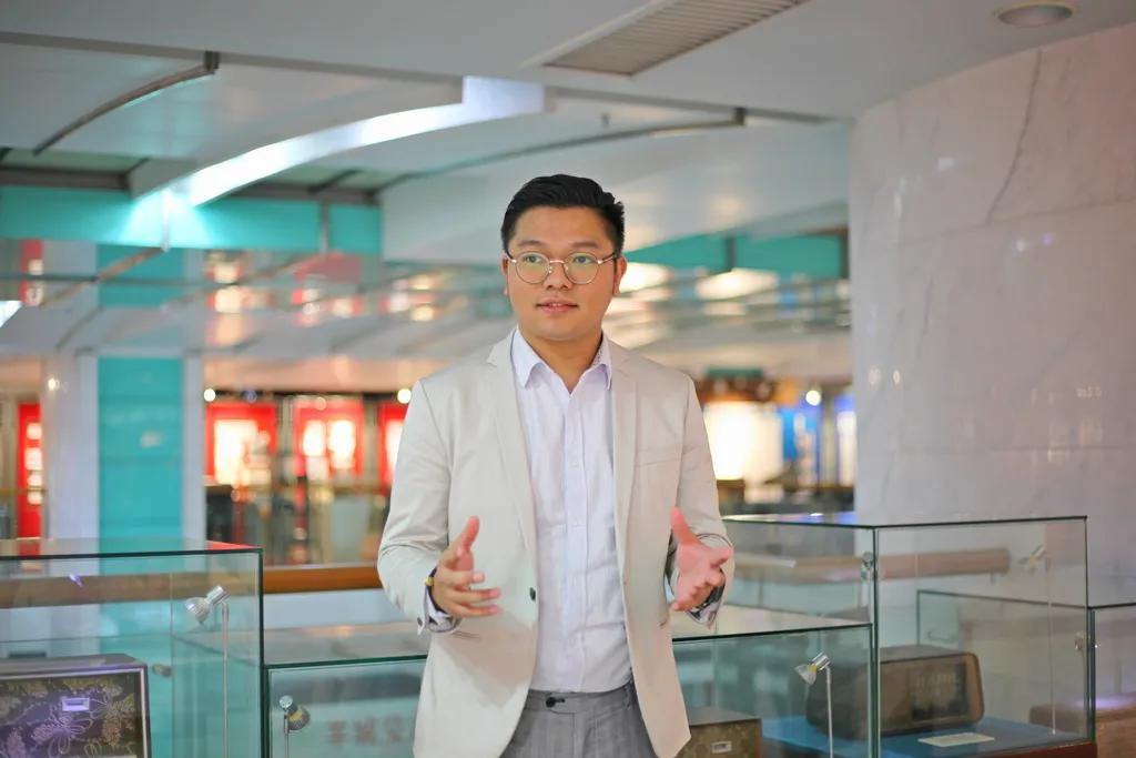 这群广州年轻人，为让下一代讲粤语，已日更了2000个睡前故事