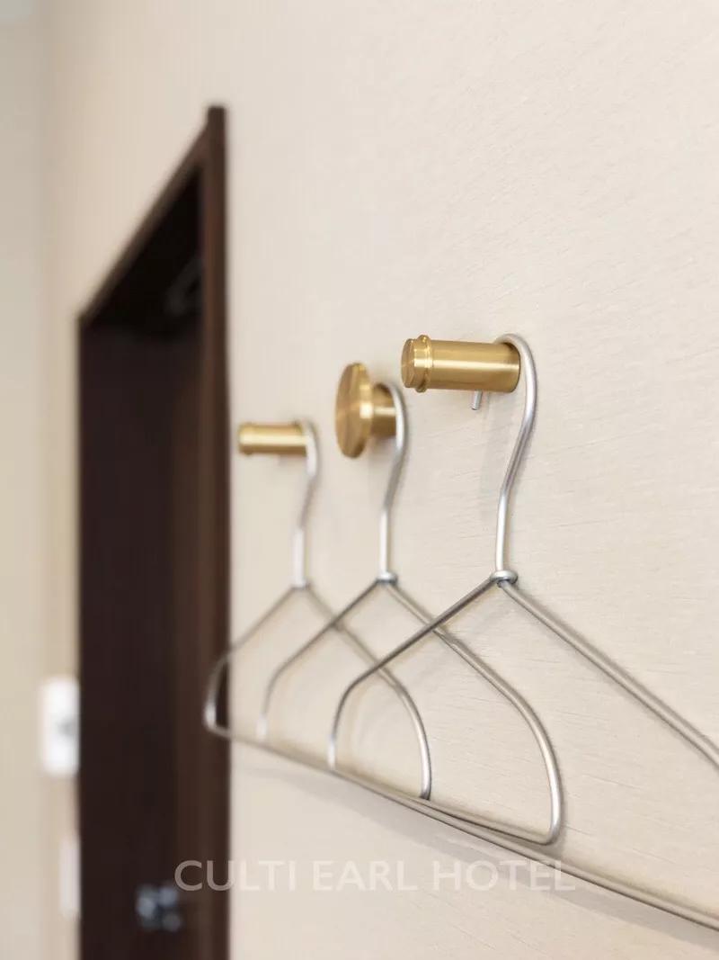 她在大阪买地并找建筑公司造了一家酒店