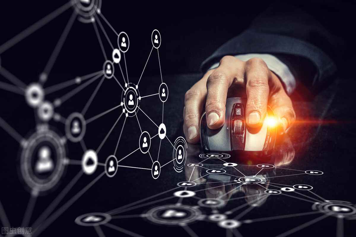 “养猪人”丁磊的经商之路,抛弃“铁饭碗”创立网易,靠游戏发家