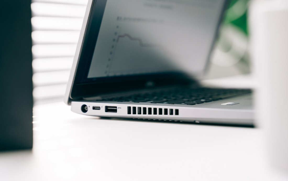 商务游戏两用笔记本性价比高,商务游戏两不误笔记本