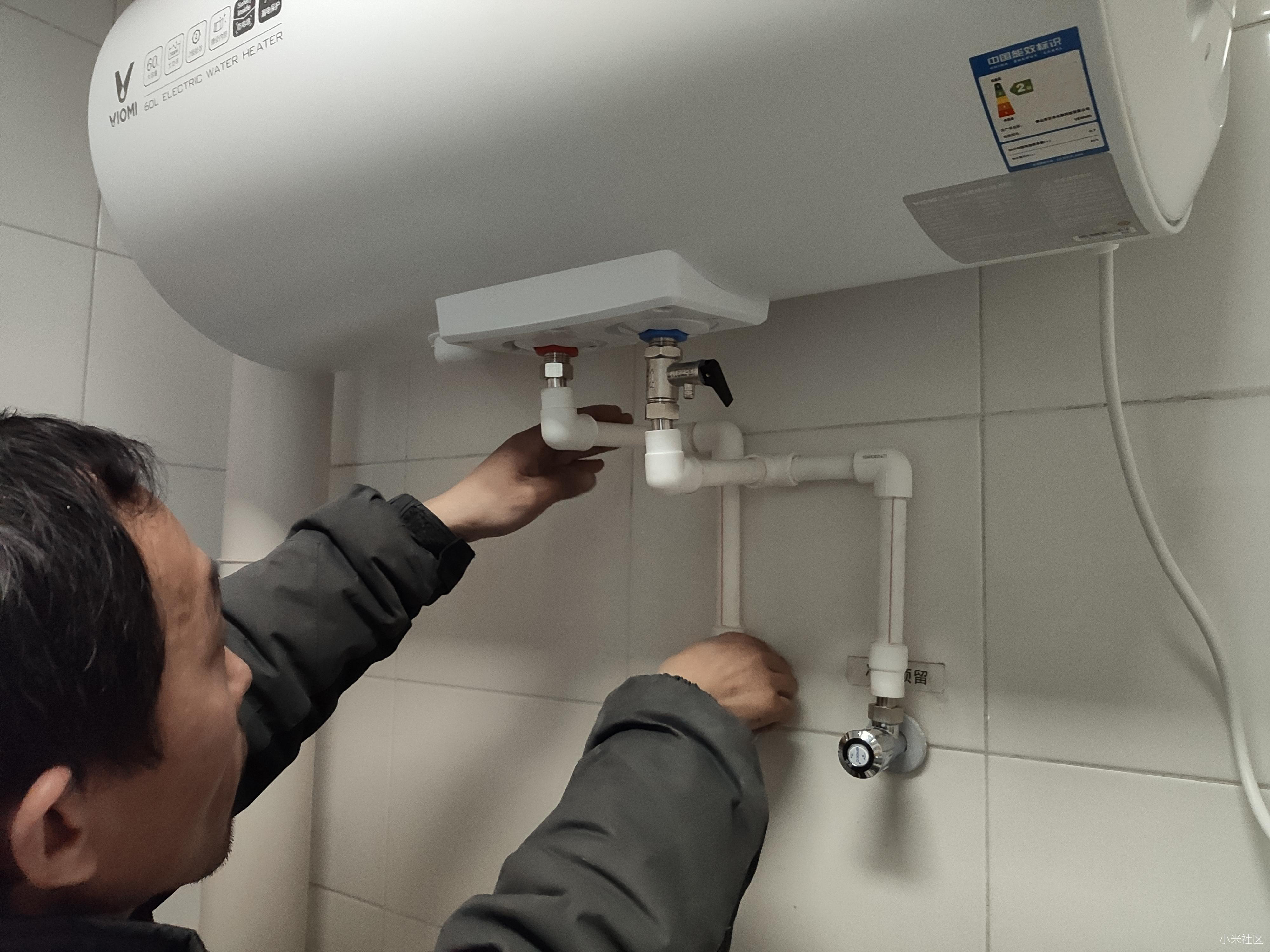 燃气热水器对比电热水器哪个耐用,电热水器对比天然气热水器哪个好