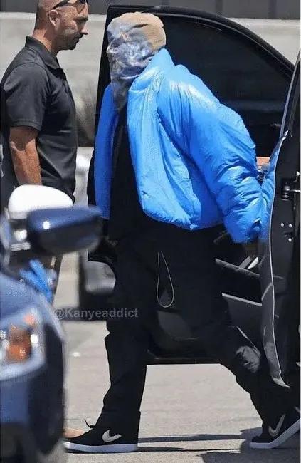 jennie最新冬日穿搭 (jennie比伯教程)