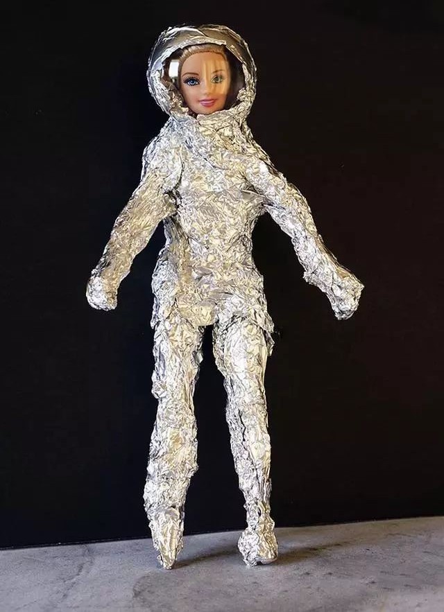 在太空里，流泪、拧毛巾、洗头发是啥样？原来这么神奇