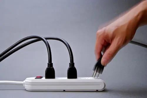 酒精喷雾烧伤,使用酒精消毒着火视频