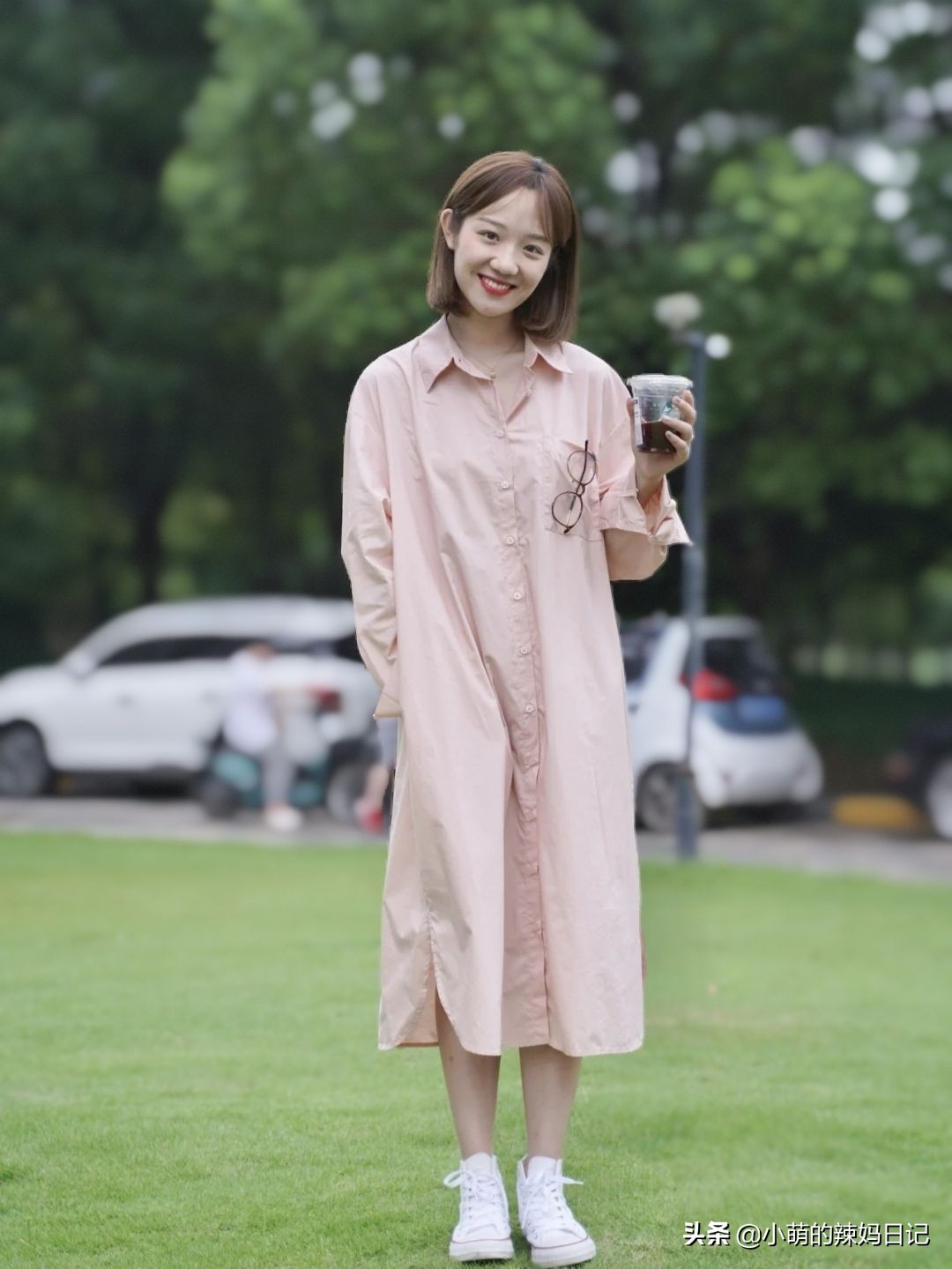 新款流行裙子碎花显白,今年这8条碎花裙好看又显瘦