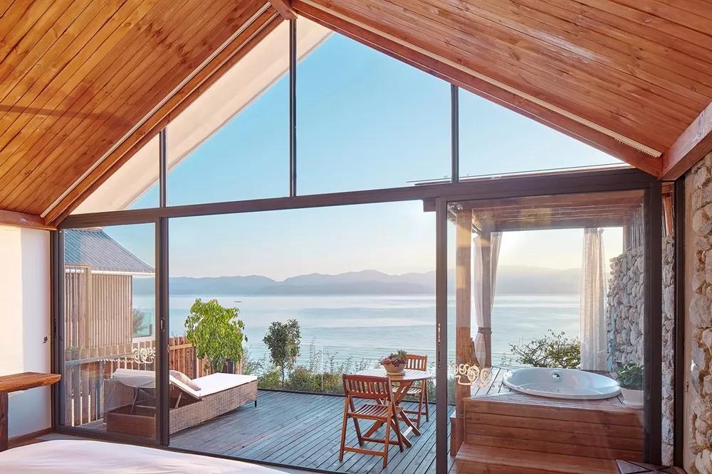 慢综艺之光拒绝剧本测评数十家“顶级”民宿，第一期就是浮云牧场