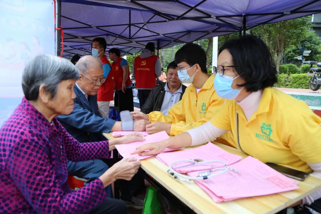 重阳节开展敬老爱老活动的节目,重阳节系列活动之一孝老爱亲