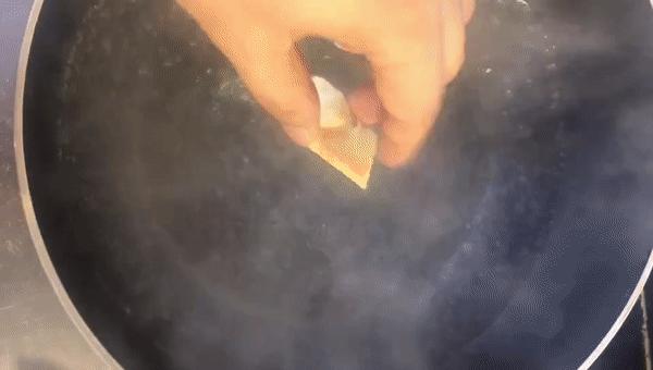 小姨做饭原视频,小姨做竹筒米饭