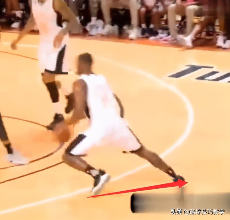 华丽的过人招式篮球,篮球单挑视频转身过人技巧