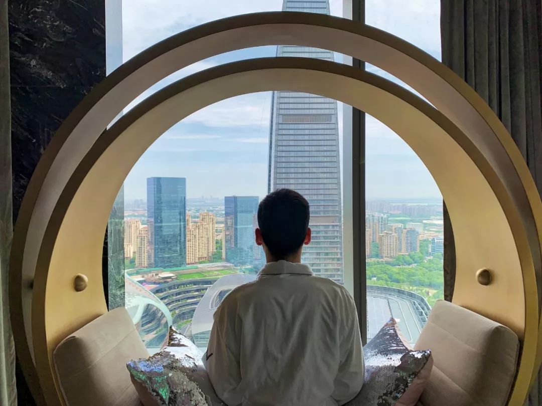 18万一个晚上的酒店什么样,1000多一晚的酒店有什么