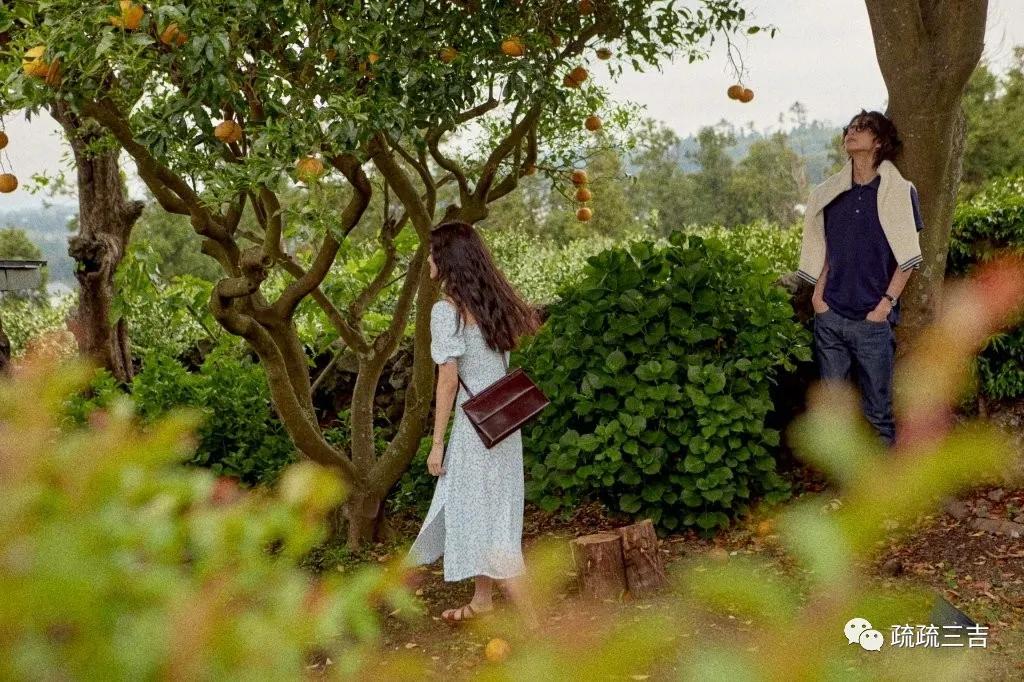 韩剧小女孩看上一款包,韩国小姐姐都背什么包包