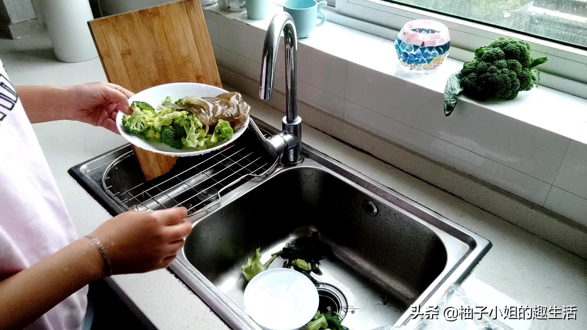 基围虾炒西兰花的正确做法,基围虾炒西兰花怎么烧好吃