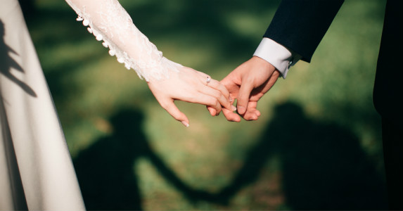 小说：和隔壁帅邻居初见两看相厌，没几天她却有当他孩子妈的想法