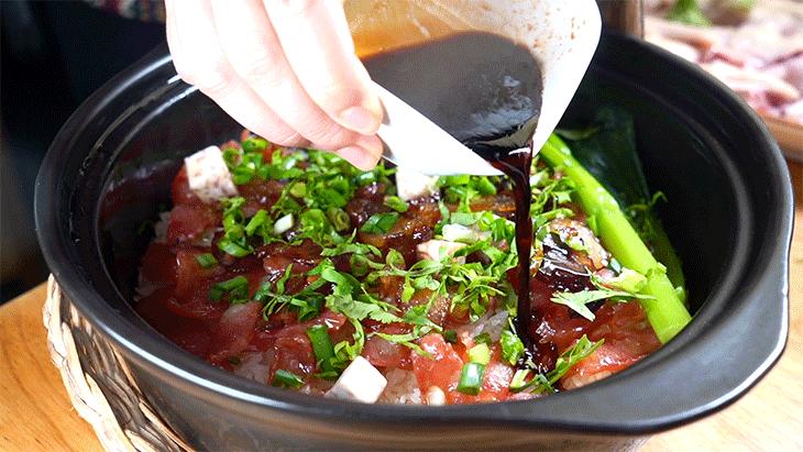 椰椰椰！这家人气椰子鸡专门店，光是汤底就喝饱了