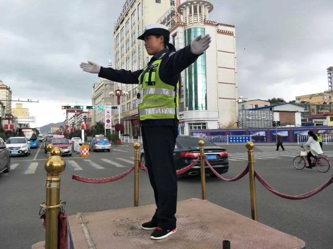 红灯一直不变可以后退吗,红灯一直不变