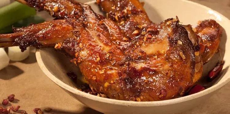 到底什么样的货色，才有资格成为年货？