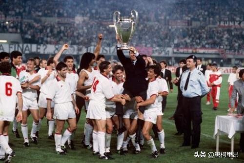 红黑军团ac米兰,ac米兰黑红传奇