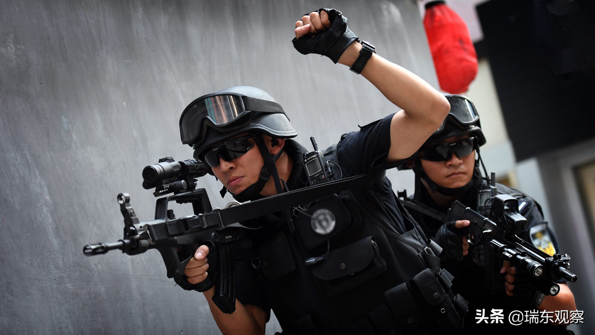 持剑经商的意思,持剑经商