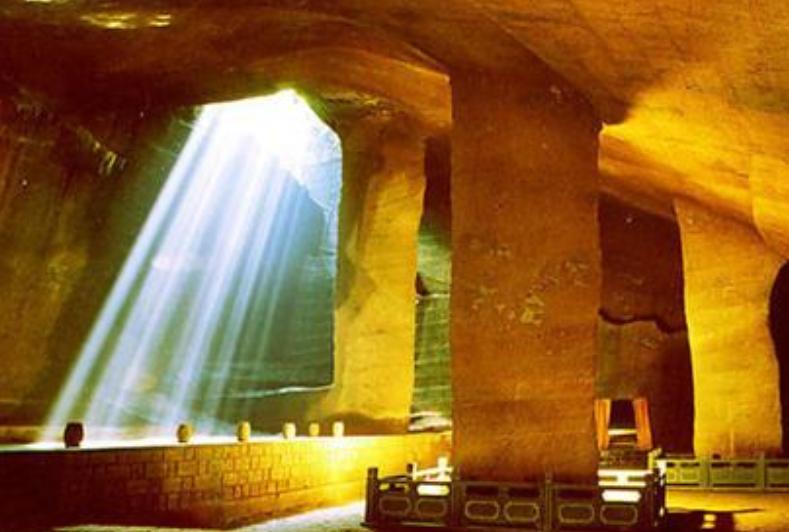 杭州发现神秘水潭,浙江发现神秘池塘水底现神秘宫殿