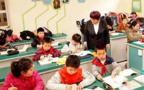 大雾来袭！开封宛如“天空之城”；水表自转她家仨月水费8000余元