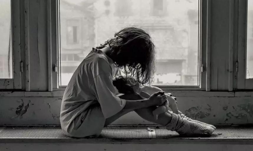 “爸爸，你趴在妈妈身上干啥呢？你的回答，改变孩子的一生