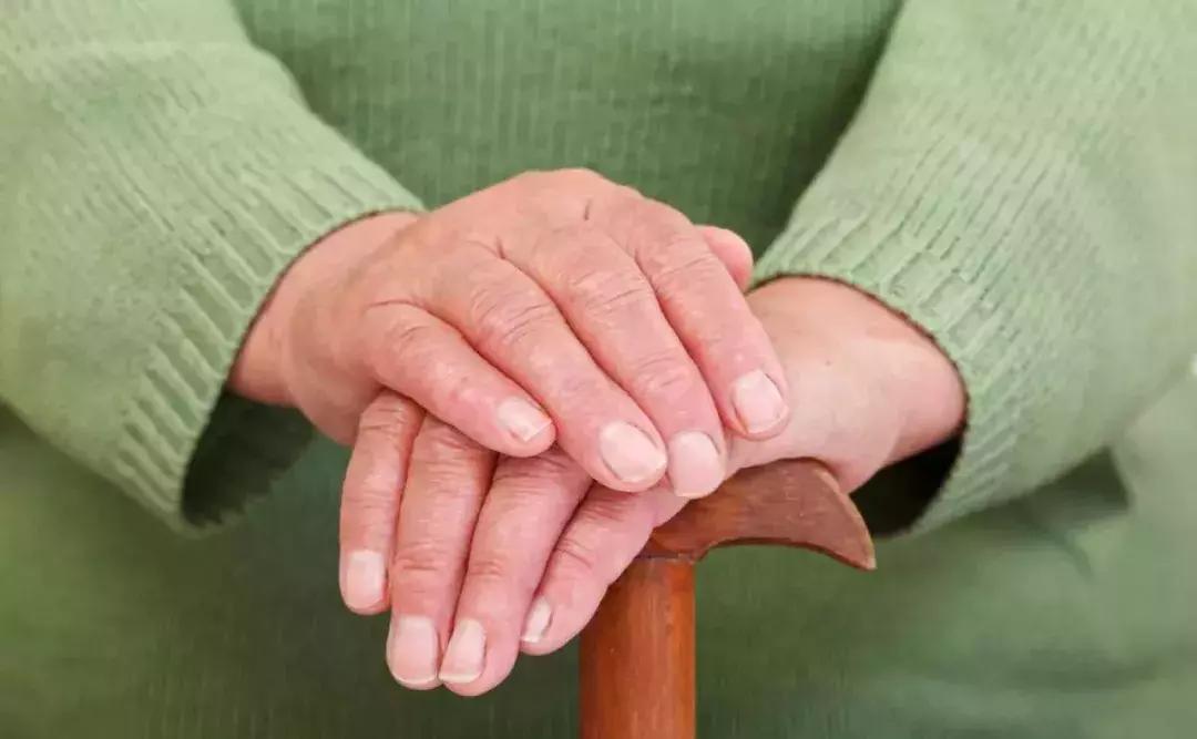 给关节补充氨糖,给关节最好的保护