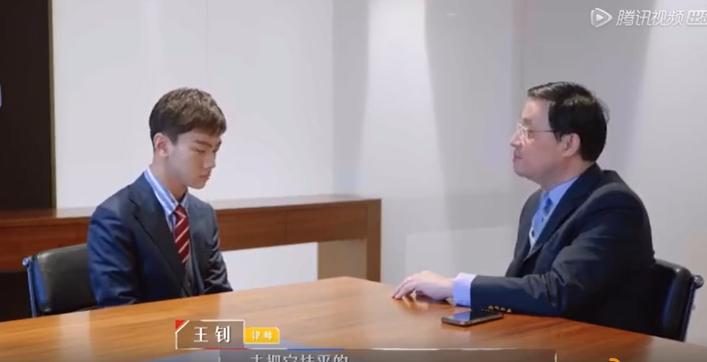 大型翻车！清华法硕简历造假被骂上热搜：在国外，很可能还得坐牢