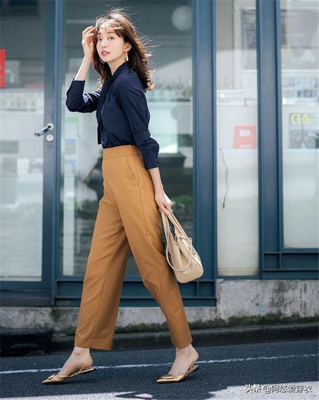 今年流行的“卡其裤”怎么搭？与其打扮时髦，不如穿得高级又显白