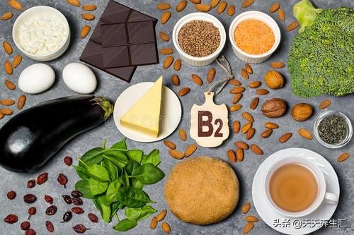 男性根部潮湿瘙痒用什么药,男性腿两侧根部瘙痒用什么膏药