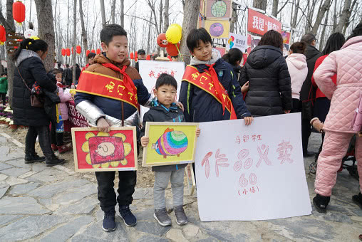 梦想让乡村更美好——南门小学雏鹰梦想小队参加第二届马郢村晚