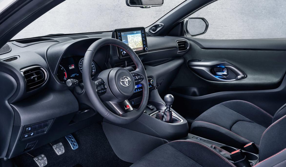 丰田雅力士混动第三代,丰田雅力士gr超燃视频