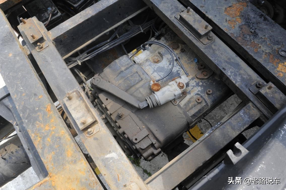 重庆铁马6x6军用车多少马力,重庆铁马6x6军用越野车