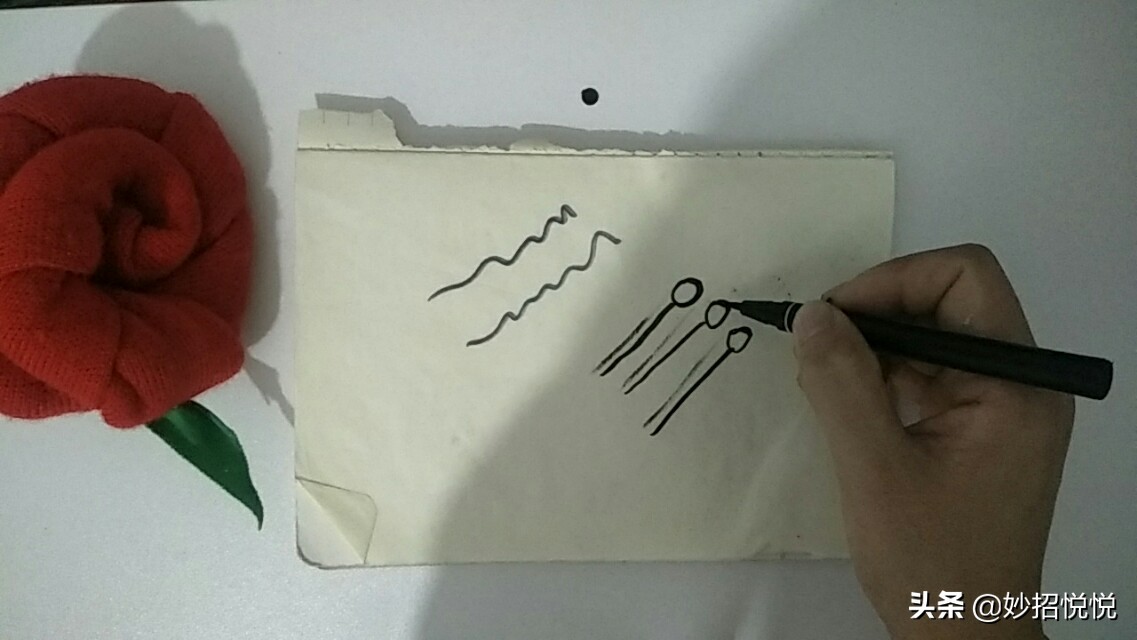 眼线笔买回来不流畅怎么办,眼线笔买回来怎么不出水