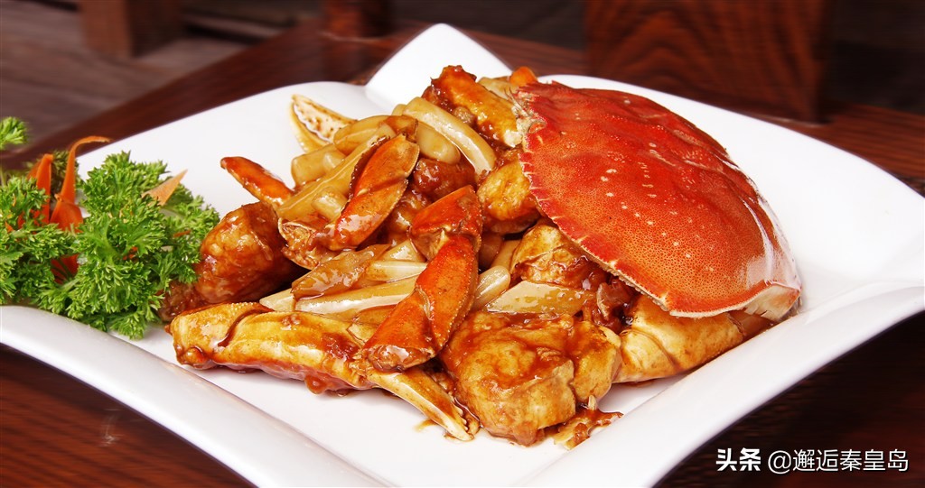 小溪里面的螃蟹如何判断公母,十几厘米的小螃蟹怎么分辨公母