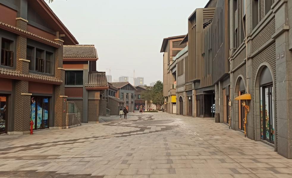 号外!重庆网红磁器口旁惊现无人区,网红打卡地缘何沦为空城?