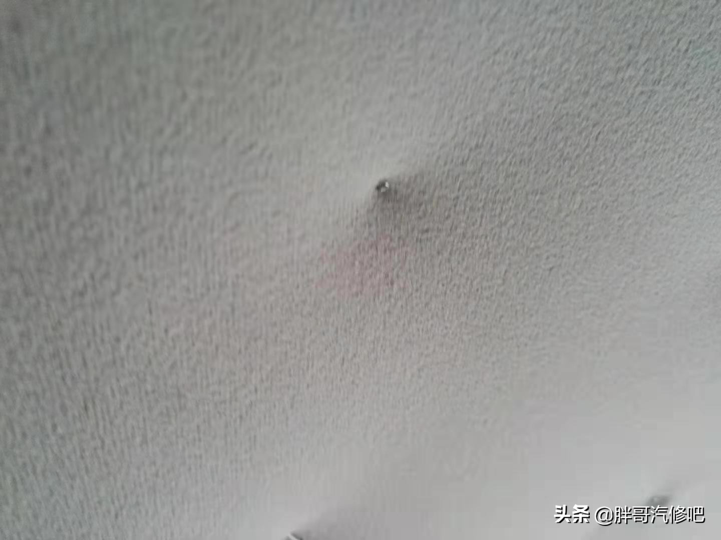 汽车顶棚布脱落修复小妙招,汽车顶棚布脱落处理方法