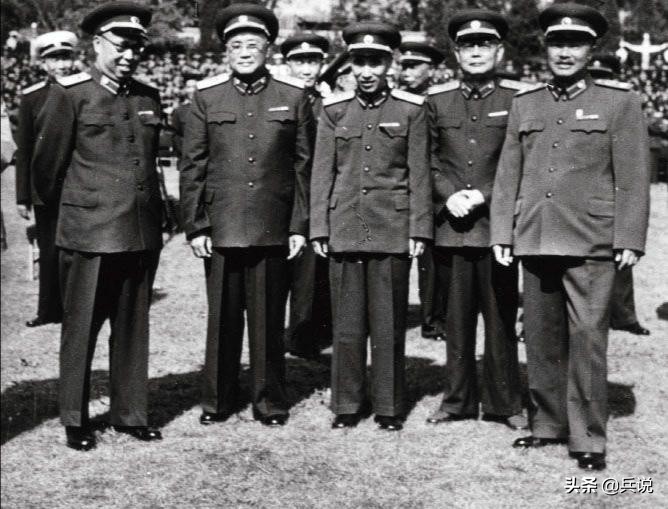 评定元帅，罗荣桓*剑英叶**不够格？粟裕辞帅，并不成立