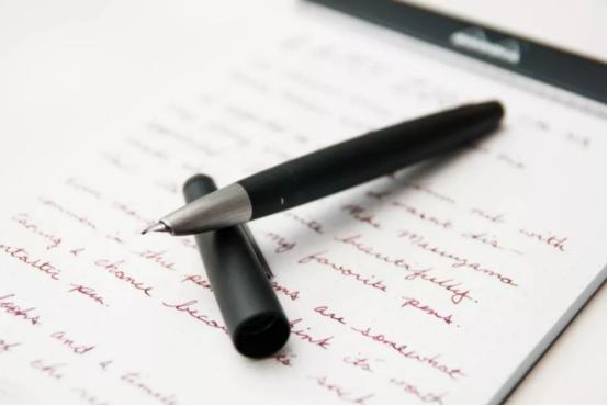 万宝龙钢笔外观设计,萧伯纳和万宝龙钢笔哪个好