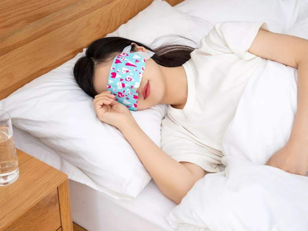 长期熬夜的女人怎么护肤,熬夜皮肤暗黄抗衰老