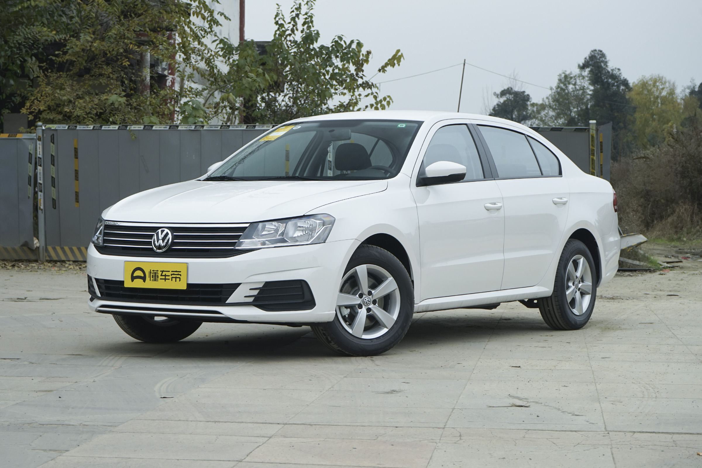 朗动与朗逸哪个好,15款朗动和15款朗逸哪个值得购买