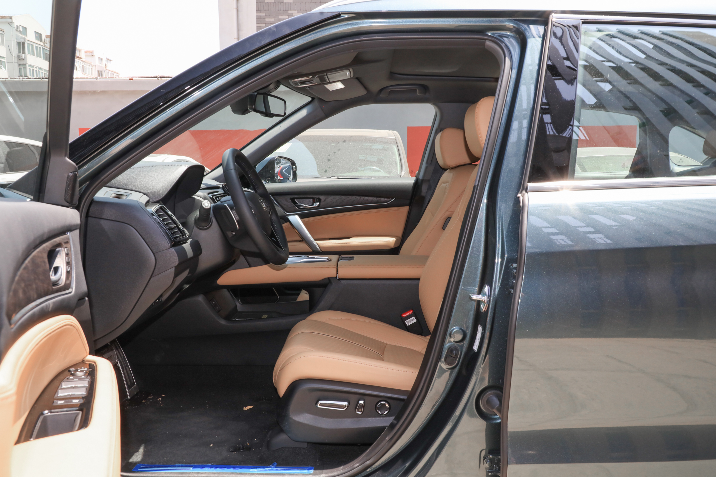 本田ur-v2023款2.0t中配现场解说,18年本田ur-v详细测评