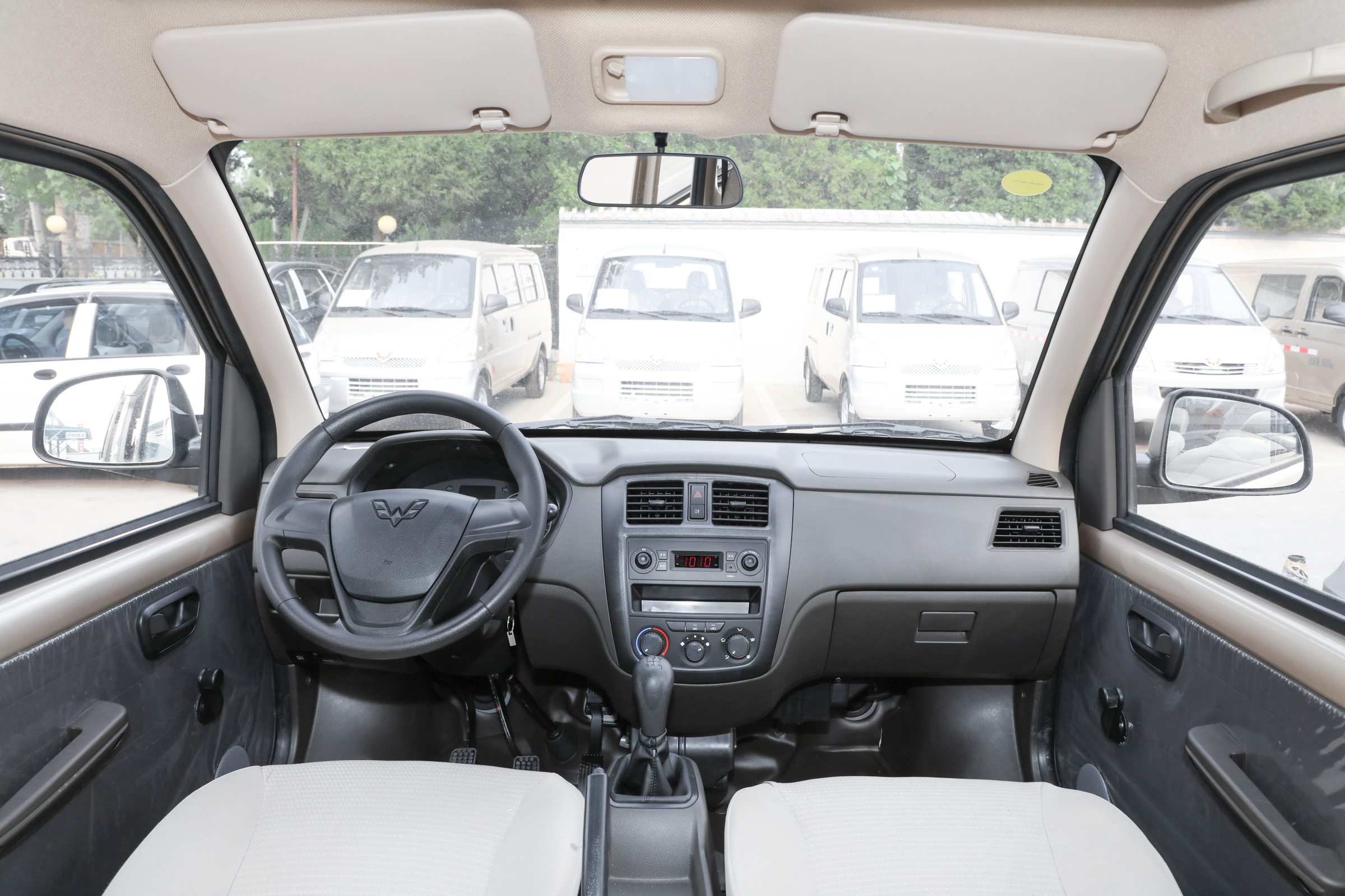 五菱荣光空间哪一款车最大,五菱荣光和宏光哪个空间大