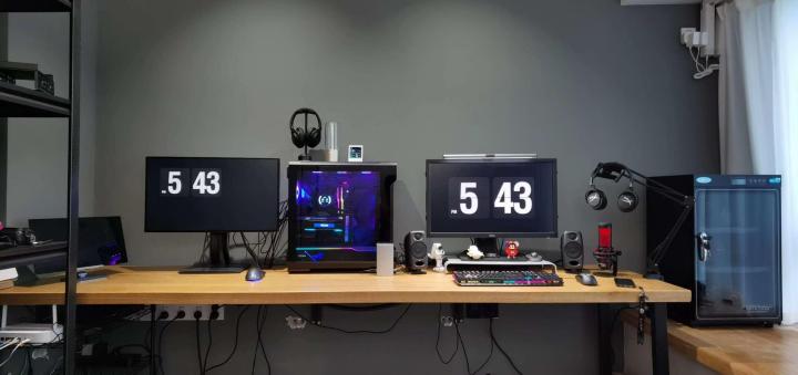 推荐一款简单精致的电脑桌 (实木电脑桌效果图大全2015款)