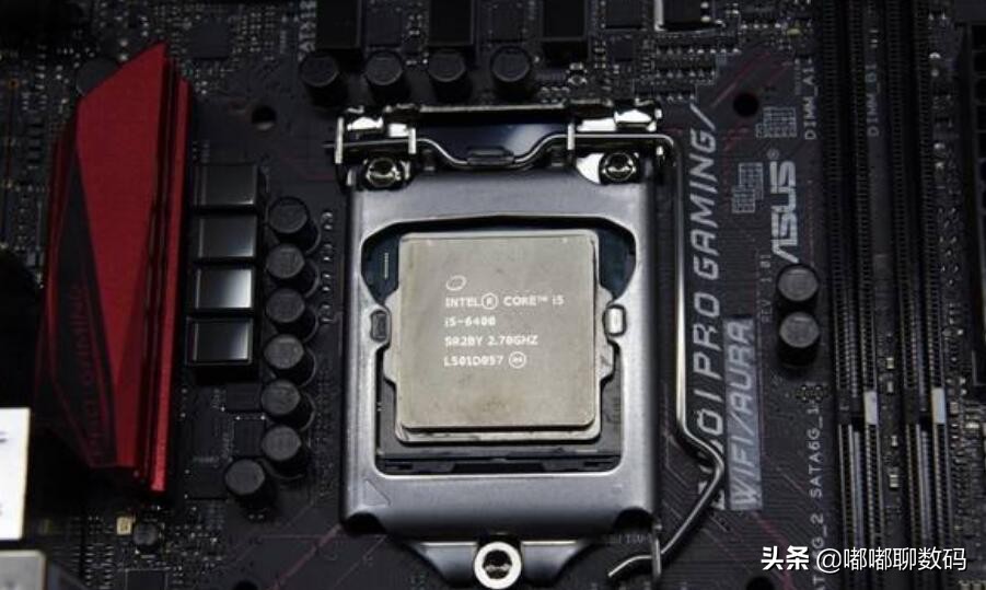 为什么cpu每次都换插槽类型,cpu针脚和插槽有少量硅脂修理